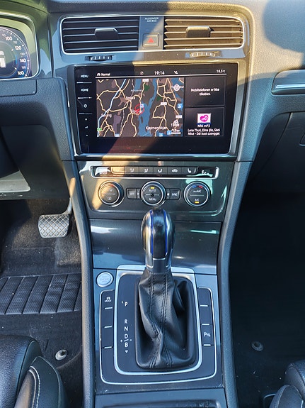 Volkswagen e-Golf VII 8 of 12