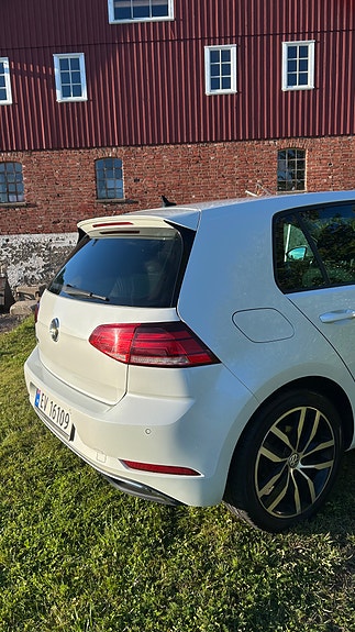 Volkswagen e-Golf VII 5 of 12