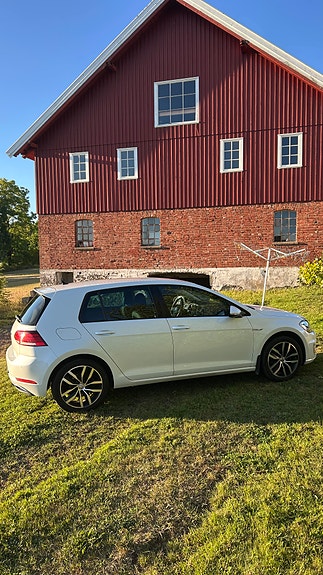 Volkswagen e-Golf VII 6 of 12