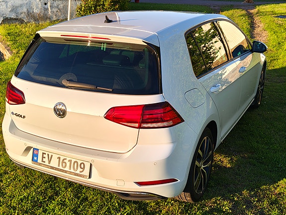 Volkswagen e-Golf VII 3 of 12