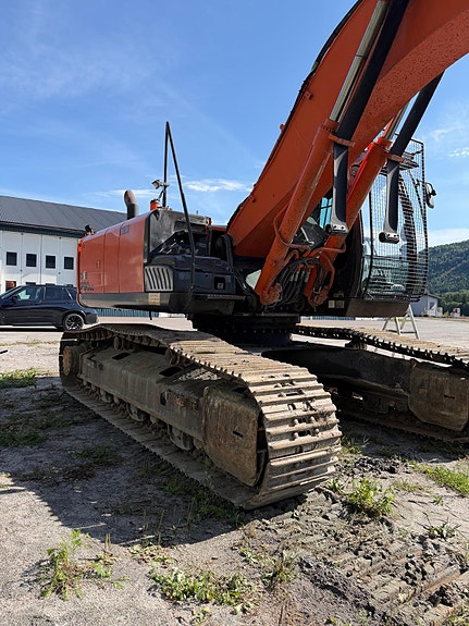 Hitachi ZX290LC-5B. 11 of 15