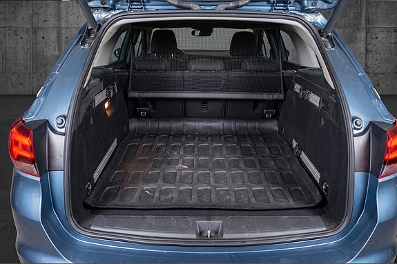 Opel Astra 12 of 12