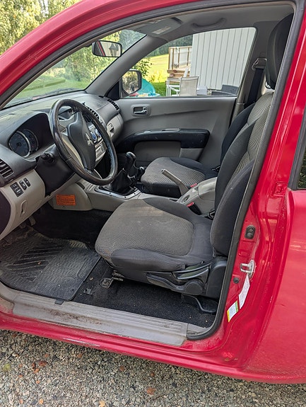 Mitsubishi L200 Club Cab 4 of 9
