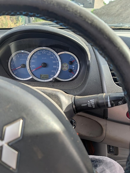 Mitsubishi L200 Club Cab 8 of 9