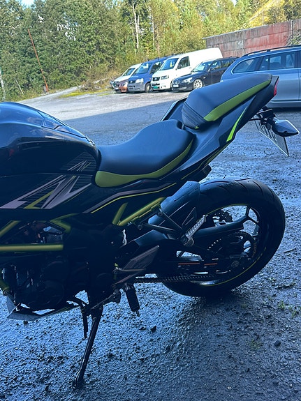 Kawasaki Z 125 7 of 14