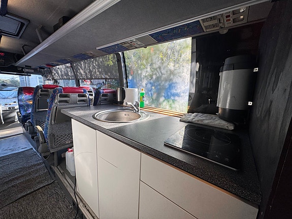 Volvo B12M 16 of 16