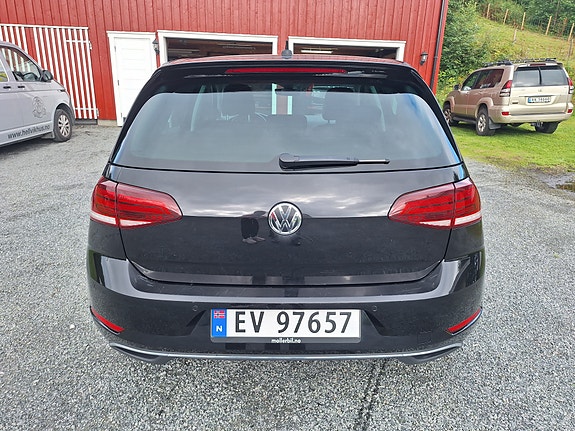 Volkswagen e-Golf VII 18 of 28