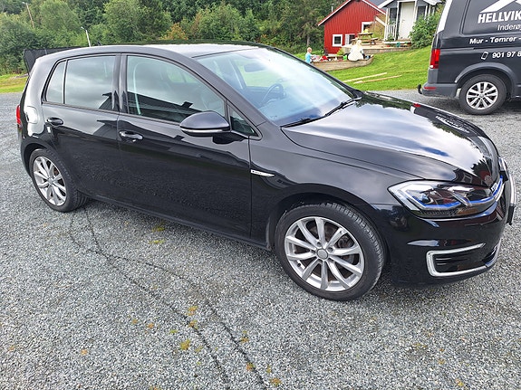 Volkswagen e-Golf VII 5 of 28
