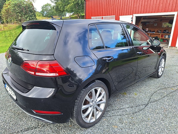 Volkswagen e-Golf VII 19 of 28