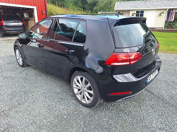 Volkswagen e-Golf VII 21 of 28