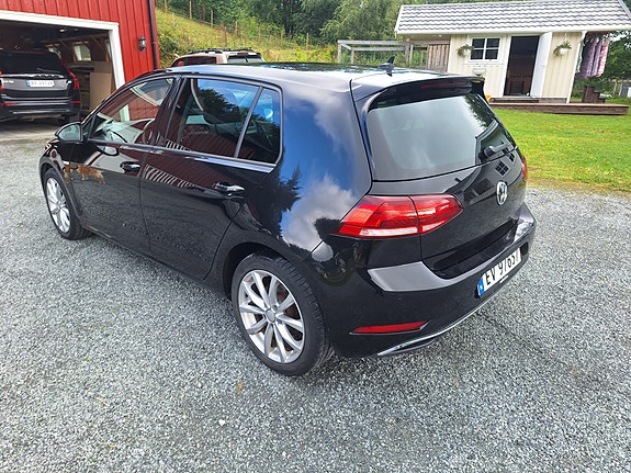 Volkswagen e-Golf VII 3 of 28
