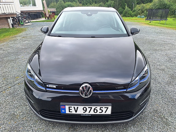 Volkswagen e-Golf VII 8 of 28