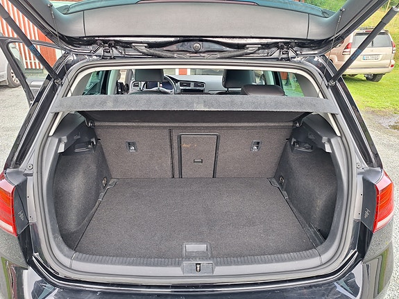 Volkswagen e-Golf VII 11 of 28