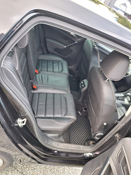 Volkswagen e-Golf VII 14 of 28