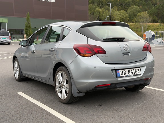 Opel Astra 3 of 28
