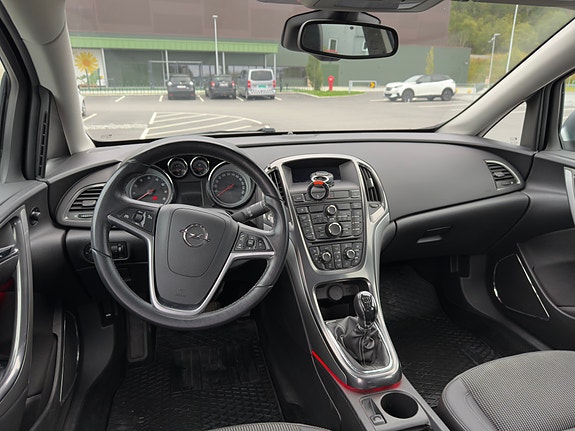 Opel Astra 9 of 28
