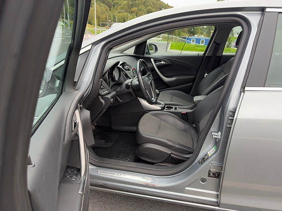 Opel Astra 12 of 28