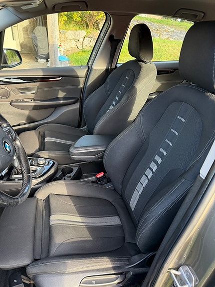 BMW 225xe 9 of 17