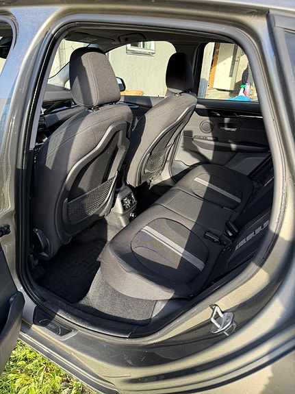 BMW 225xe 5 of 17