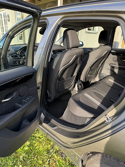 BMW 225xe 6 of 17