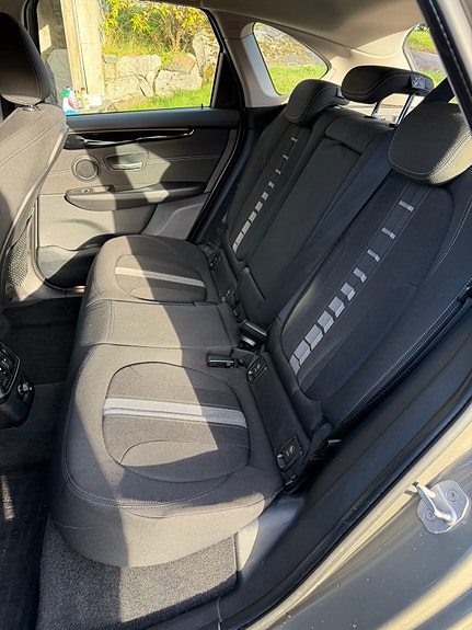 BMW 225xe 7 of 17