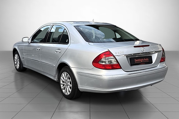 Mercedes-Benz E200 d 7 of 30