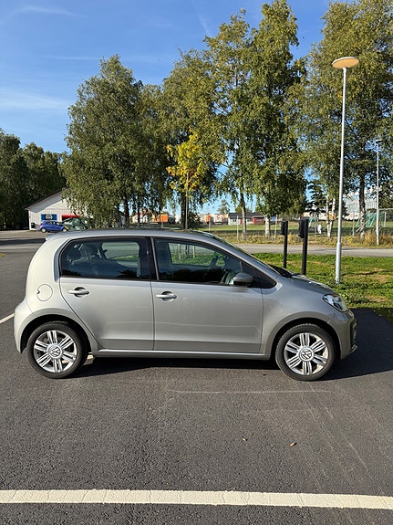 Volkswagen UP! 2 of 12