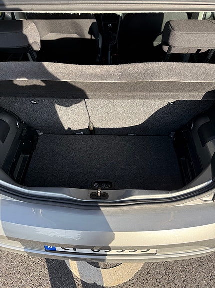Volkswagen UP! 12 of 12