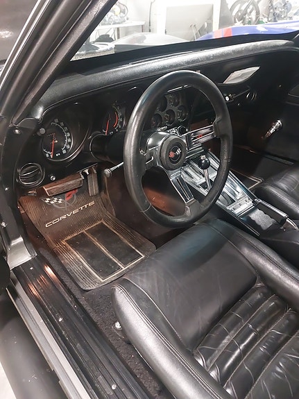 Chevrolet Corvette 20 of 27