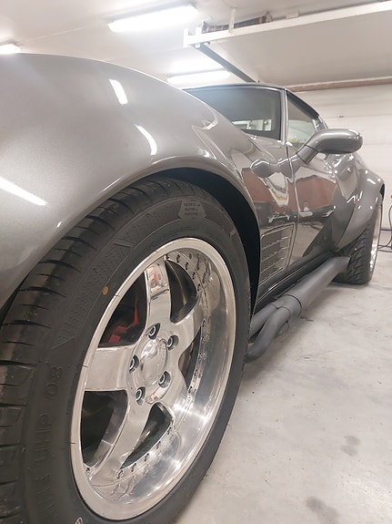 Chevrolet Corvette 26 of 27