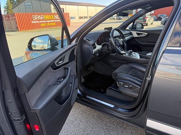 Audi Q7 16 of 30