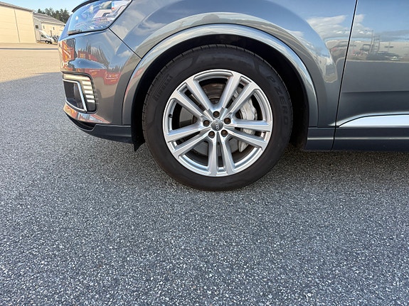 Audi Q7 5 of 30