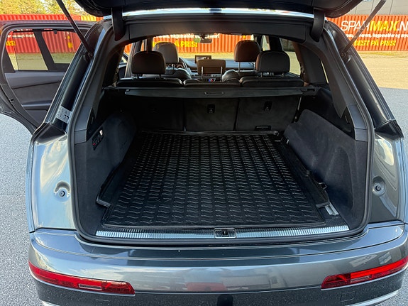 Audi Q7 20 of 30