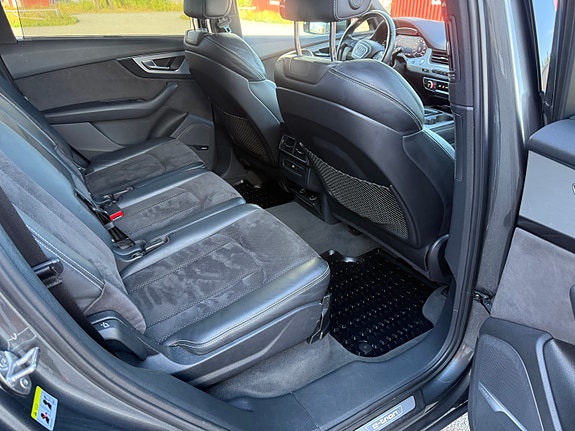 Audi Q7 25 of 30