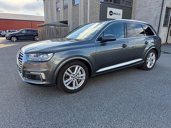 Audi Q7 3 of 30