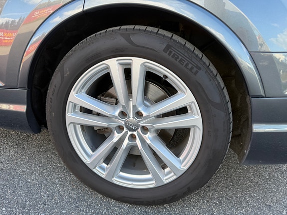 Audi Q7 7 of 30