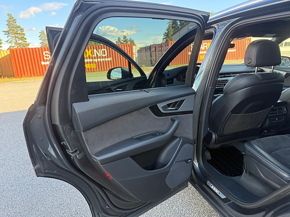 Audi Q7 17 of 30