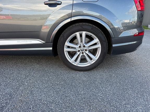 Audi Q7 6 of 30