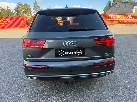 Audi Q7 9 of 30