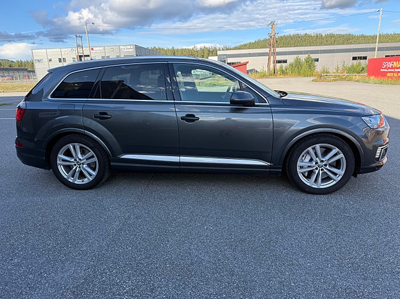 Audi Q7 12 of 30