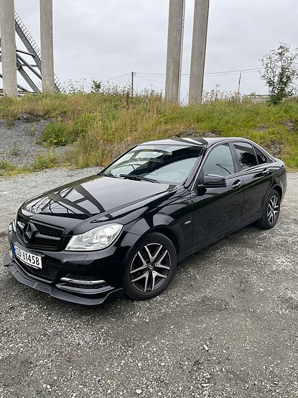 Mercedes-Benz C180 d 2 of 12