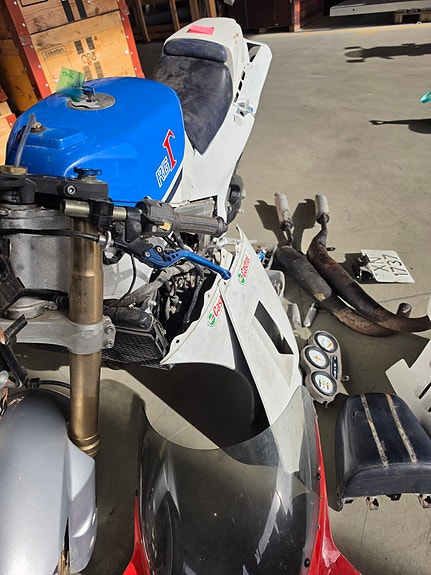 Suzuki RG 500 11 of 16