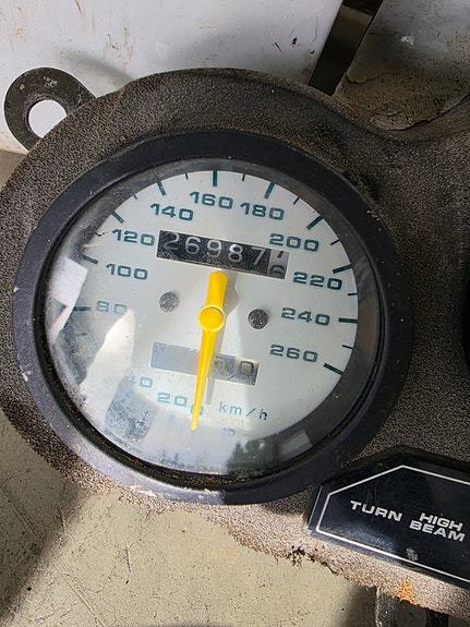 Suzuki RG 500 15 of 16