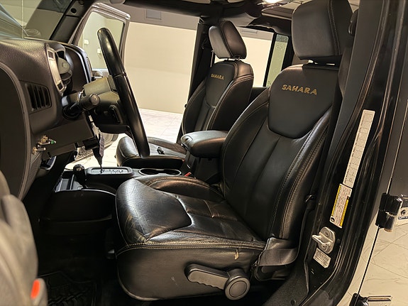 Jeep Wrangler 17 of 30