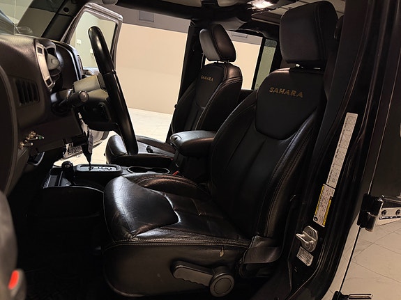 Jeep Wrangler 18 of 30