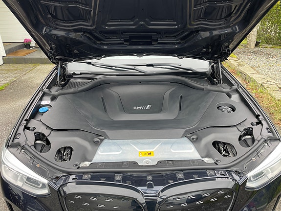 BMW iX3 11 of 30