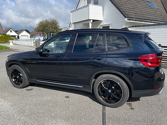 BMW iX3 7 of 30