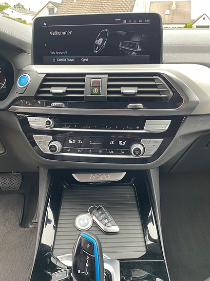 BMW iX3 17 of 30