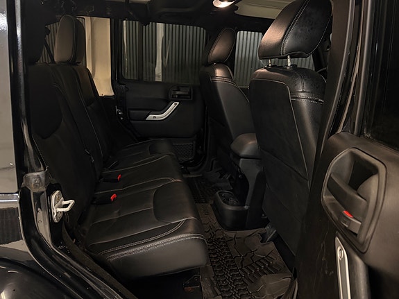 Jeep Wrangler 16 of 19