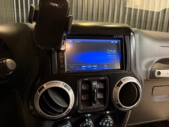 Jeep Wrangler 24 of 27